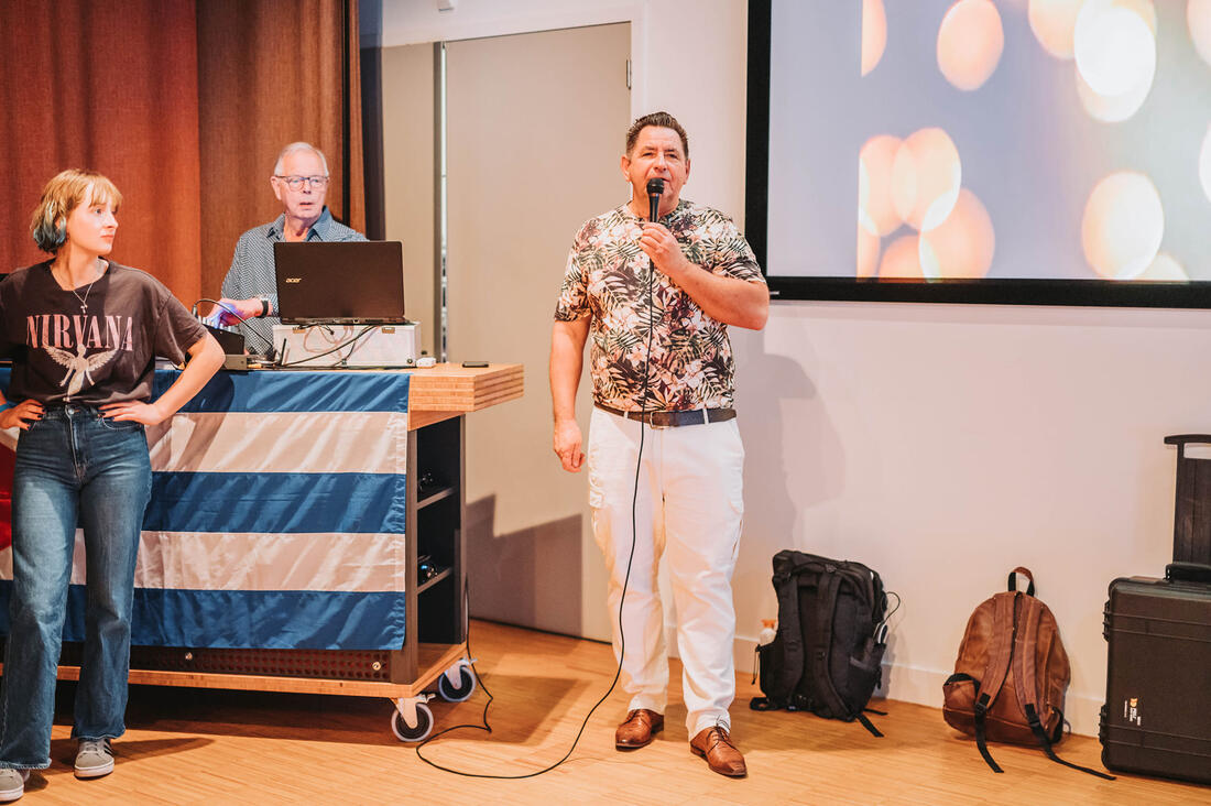 Presentatie op een Latin United avond