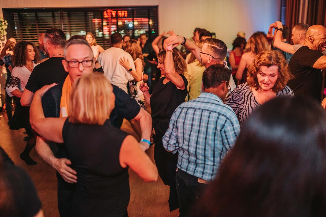 Drukbezochte Latin avond